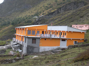 Construction &agrave; Badrinath 5 octobre 2016 - 1 (click image to enlarge)